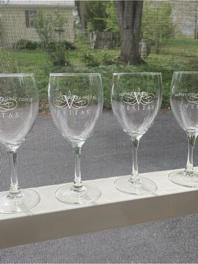 Set of 4 Veritas Winery Etched Wine Glasses In Vino Veritas 10 oz Stemware